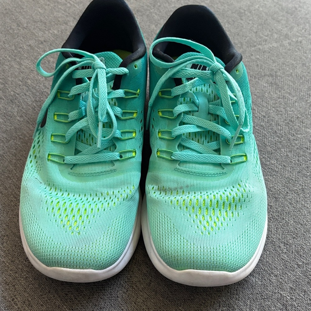 Nike Women's Free RN Turquoise Athletic Shoes